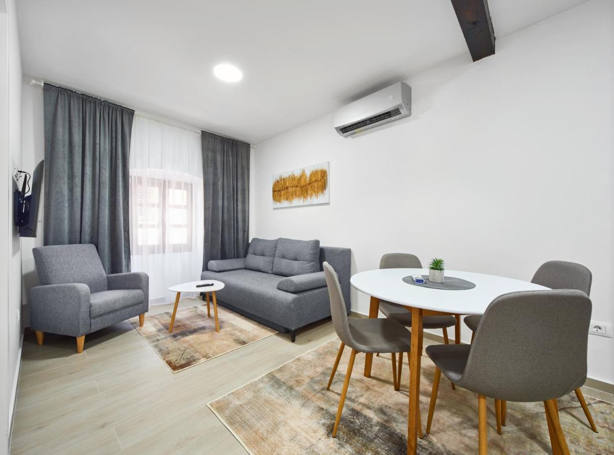Cardo Apartments Porec Exterior photo