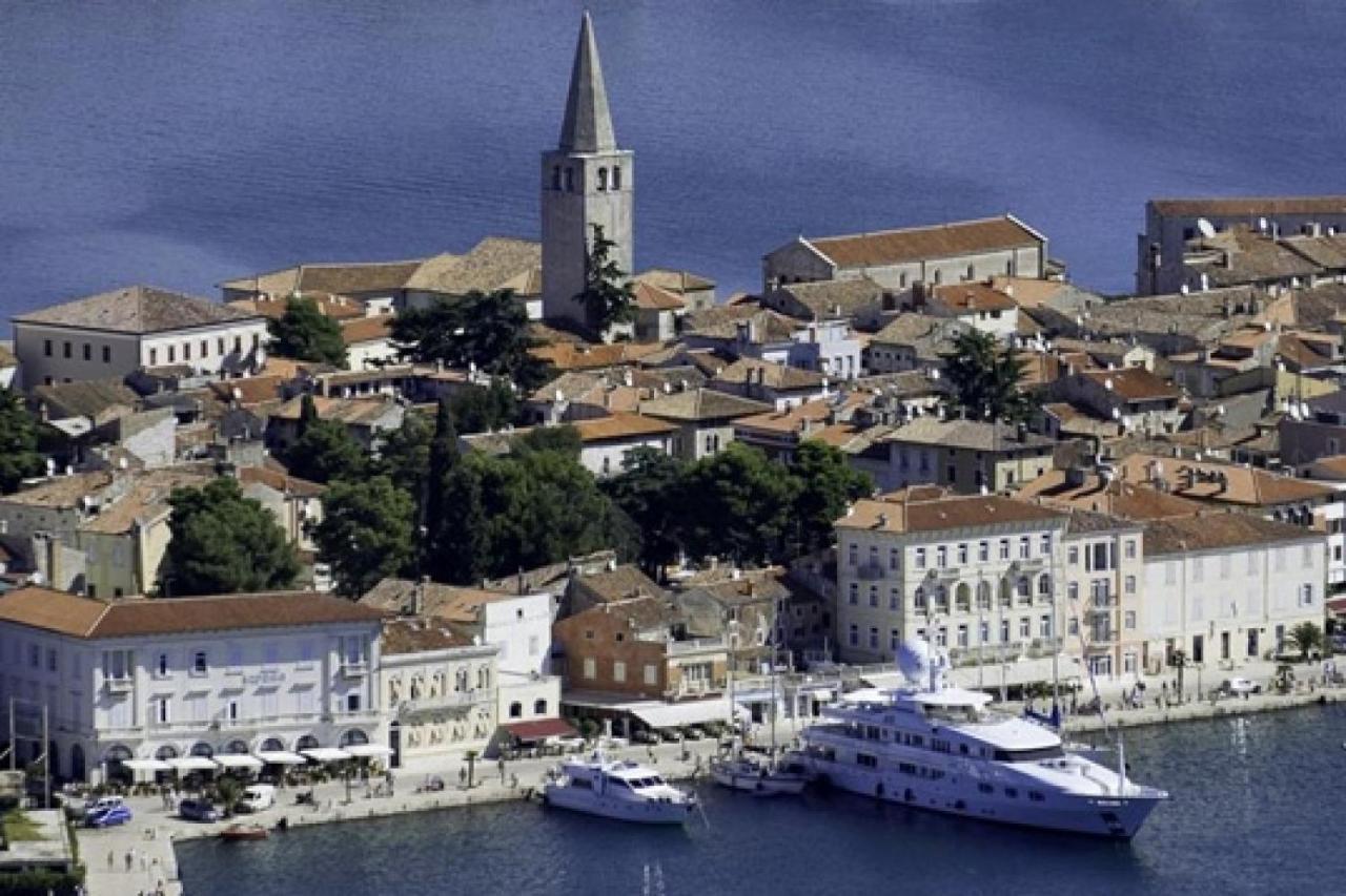 Cardo Apartments Porec Exterior photo